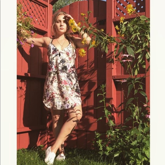 Meet your Posher, Christina - Picture 1 of 1